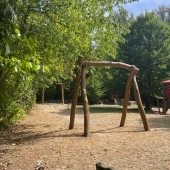 Bild vom Spielplatz anzeigen.