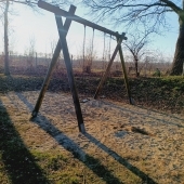 Bild vom Spielplatz anzeigen.