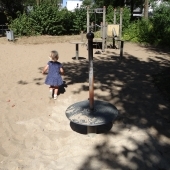 Bild vom Spielplatz anzeigen.