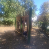Bild vom Spielplatz anzeigen.