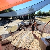 Bild vom Spielplatz anzeigen.