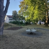 Bild vom Spielplatz anzeigen.