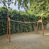 Bild vom Spielplatz anzeigen.