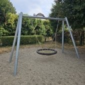 Bild vom Spielplatz anzeigen.