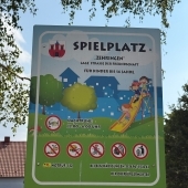 Bild vom Spielplatz anzeigen.