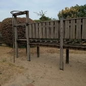 Bild vom Spielplatz anzeigen.