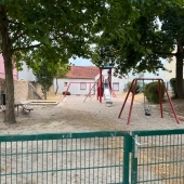 Bild vom Spielplatz anzeigen.