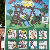 Bild vom Spielplatz anzeigen.