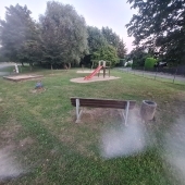 Bild vom Spielplatz anzeigen.