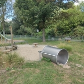 Bild vom Spielplatz anzeigen.
