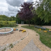 Bild vom Spielplatz anzeigen.