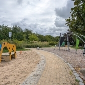Bild vom Spielplatz anzeigen.