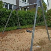 Bild vom Spielplatz anzeigen.