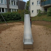 Bild vom Spielplatz anzeigen.