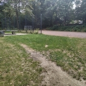 Bild vom Spielplatz anzeigen.