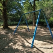Bild vom Spielplatz anzeigen.