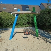 Bild vom Spielplatz anzeigen.