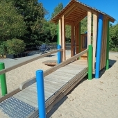 Bild vom Spielplatz anzeigen.