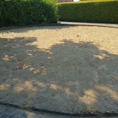 Bild vom Spielplatz anzeigen.