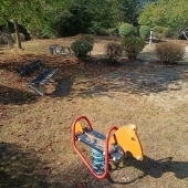 Bild vom Spielplatz anzeigen.