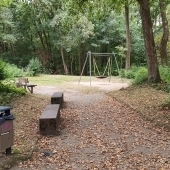 Bild vom Spielplatz anzeigen.