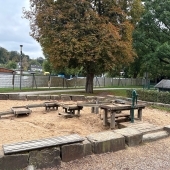 Bild vom Spielplatz anzeigen.