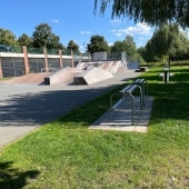 Bild vom Spielplatz anzeigen.