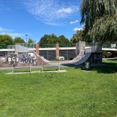 Bild vom Spielplatz anzeigen.