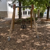 Bild vom Spielplatz anzeigen.