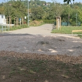 Bild vom Spielplatz anzeigen.