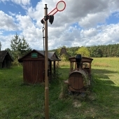 Bild vom Spielplatz anzeigen.