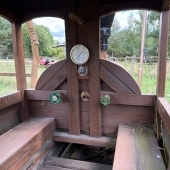 Bild vom Spielplatz anzeigen.