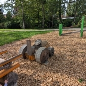 Bild vom Spielplatz anzeigen.