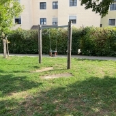 Bild vom Spielplatz anzeigen.