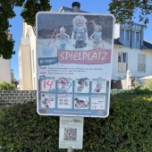 Bild vom Spielplatz anzeigen.