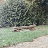 Bild vom Spielplatz anzeigen.