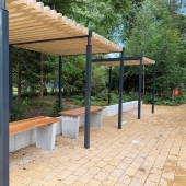 Bild vom Spielplatz anzeigen.