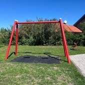 Bild vom Spielplatz anzeigen.
