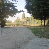 Bild vom Spielplatz anzeigen.