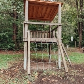 Bild vom Spielplatz anzeigen.