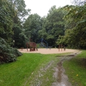 Bild vom Spielplatz anzeigen.