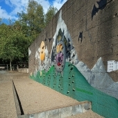 Bild vom Spielplatz anzeigen.