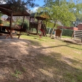 Bild vom Spielplatz anzeigen.