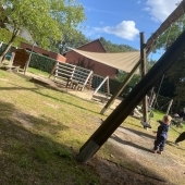 Bild vom Spielplatz anzeigen.