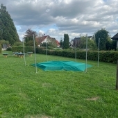 Bild vom Spielplatz anzeigen.
