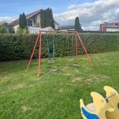 Bild vom Spielplatz anzeigen.