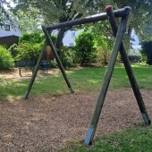 Bild vom Spielplatz anzeigen.