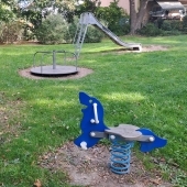 Bild vom Spielplatz anzeigen.