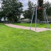 Bild vom Spielplatz anzeigen.
