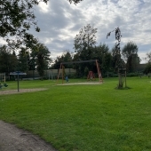 Bild vom Spielplatz anzeigen.